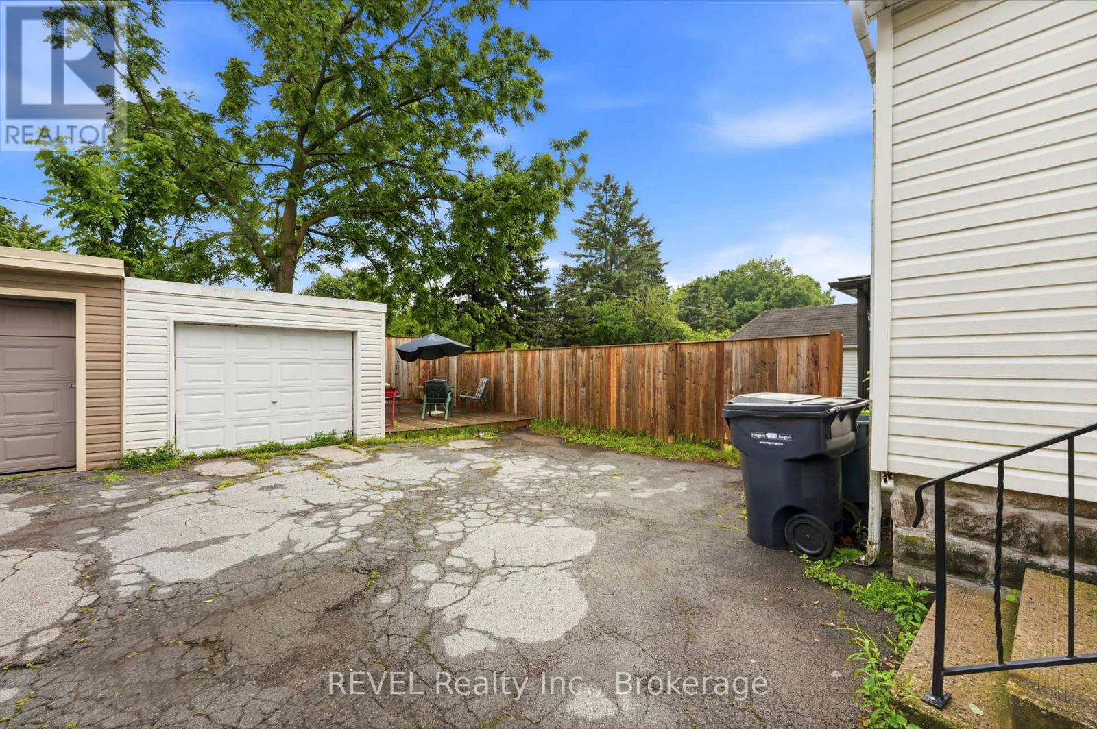 5227 KITCHENER STREET - 27