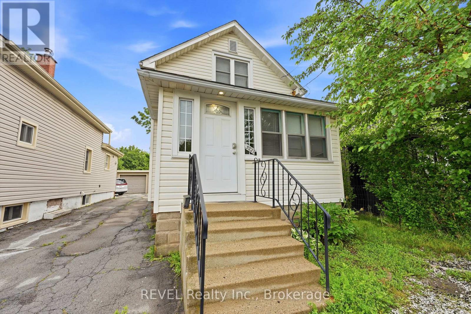 5227 KITCHENER STREET - 5