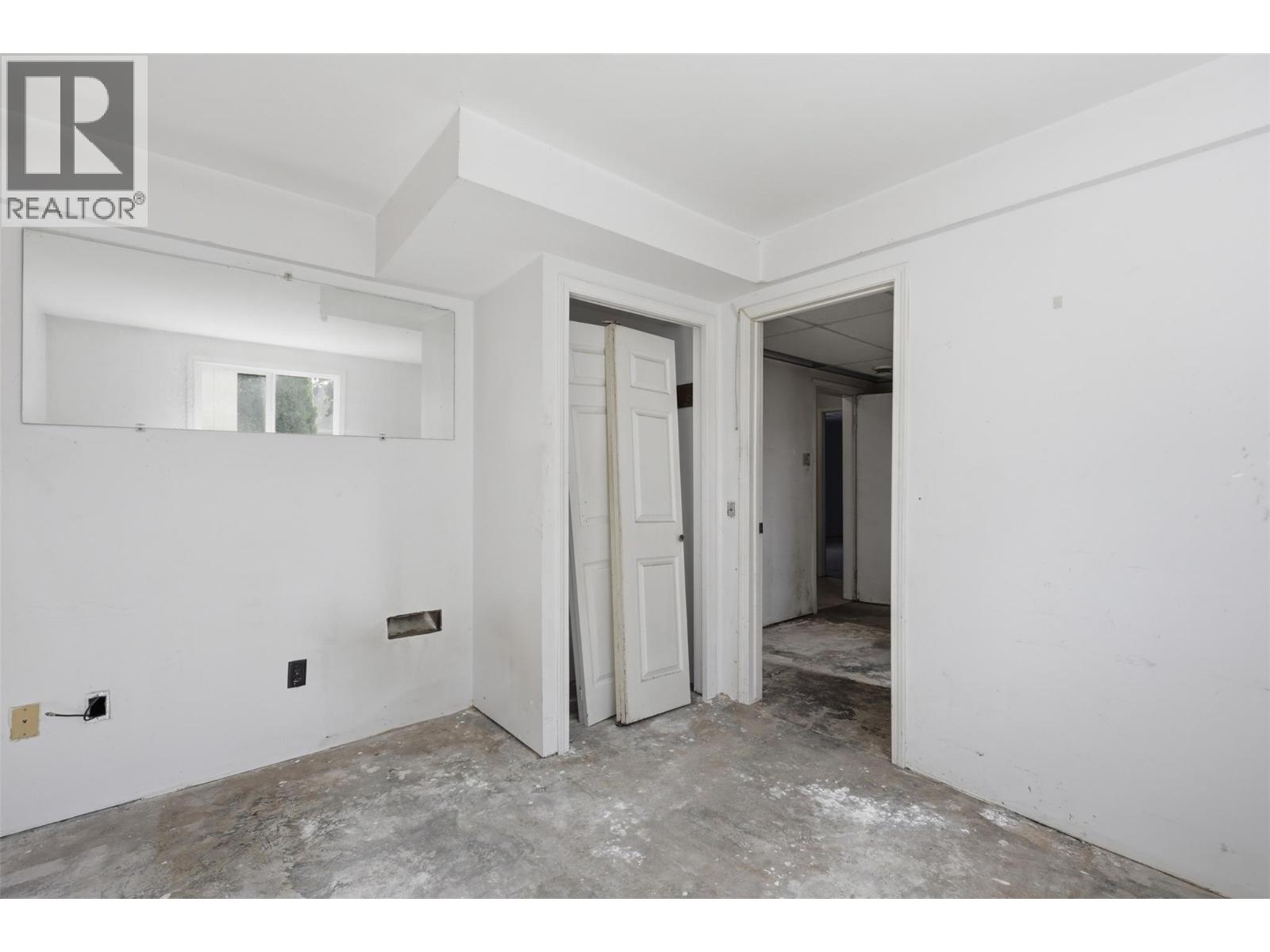 868 MCBRIDE Street - 34
