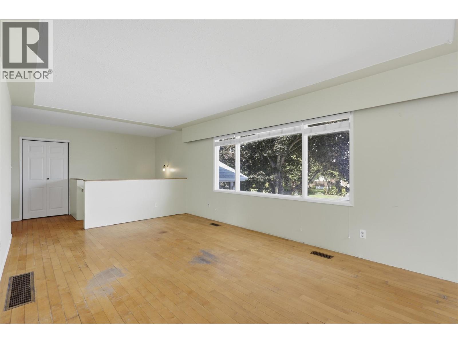 868 MCBRIDE Street - 8