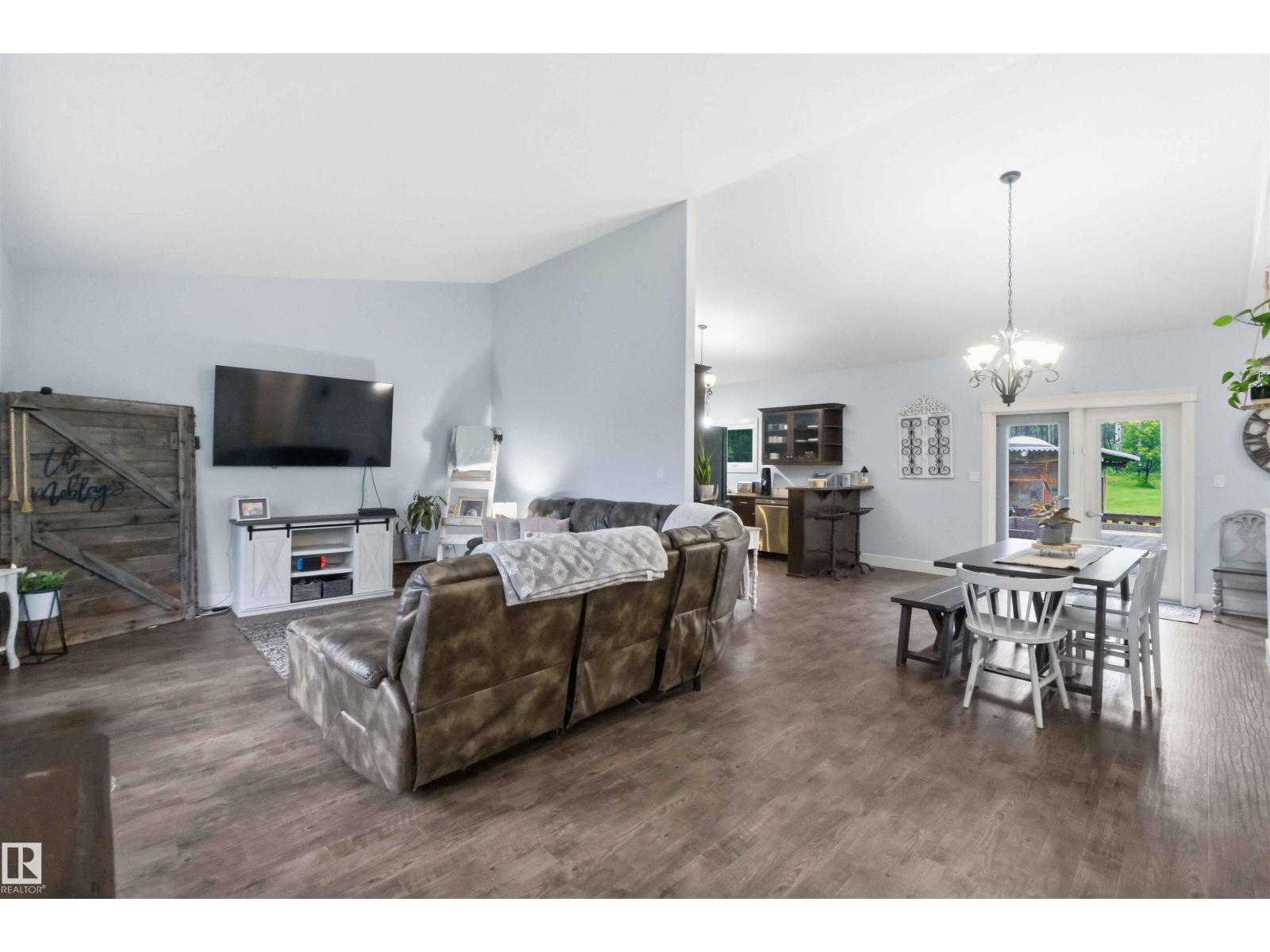 #132 53304 RGE ROAD 30 - 10