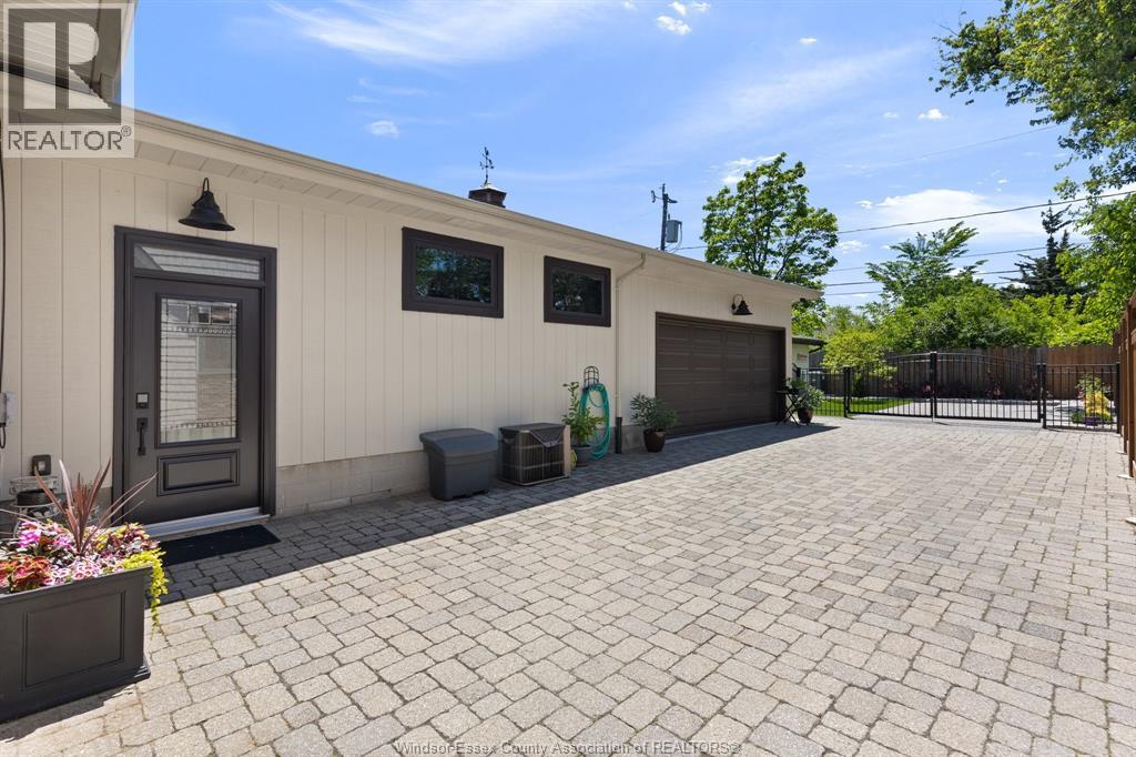 279 FORD BOULEVARD - 24
