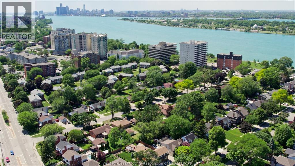 279 FORD BOULEVARD - 34
