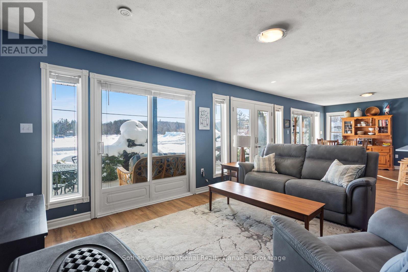 604 CHAMPLAIN ROAD - 14