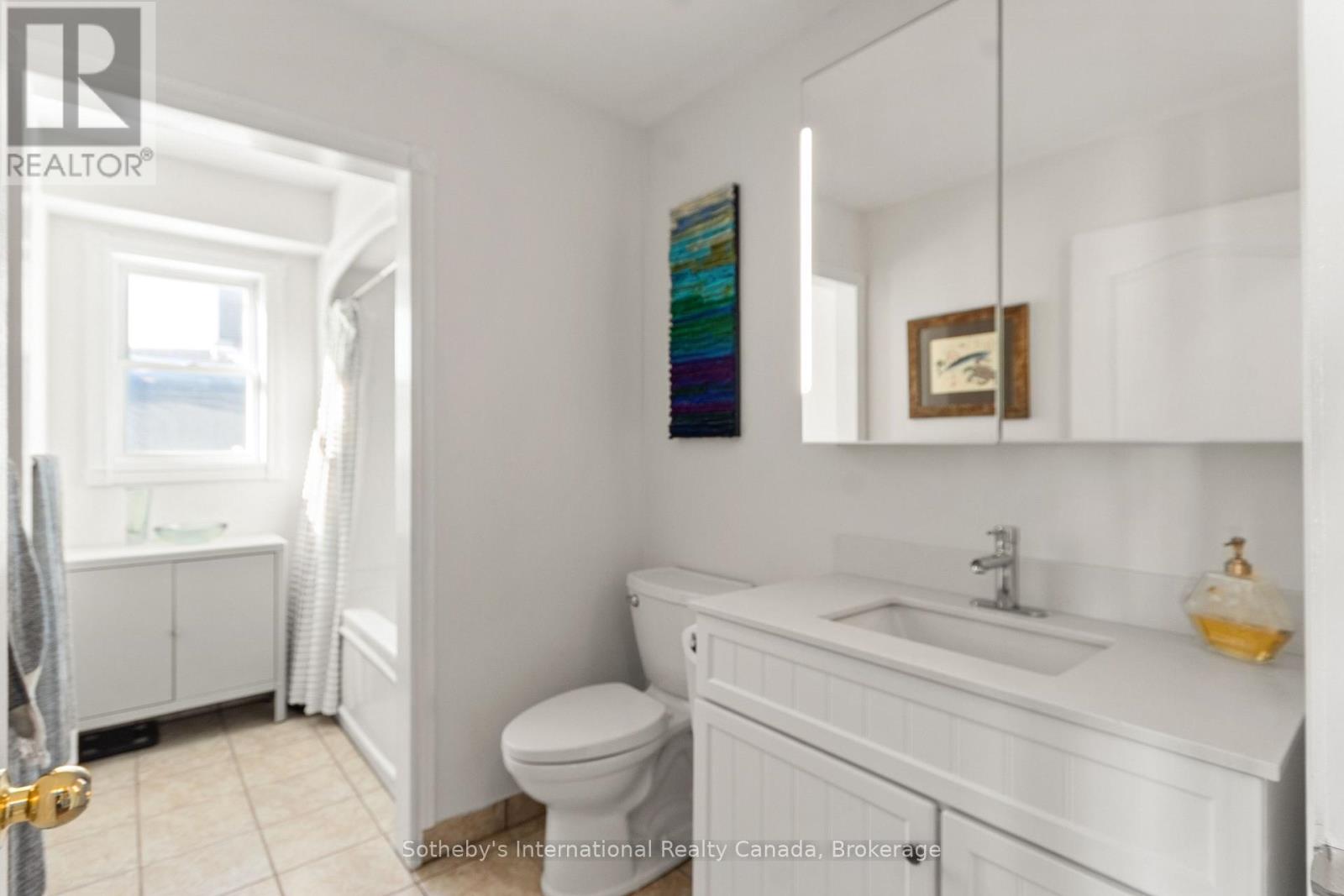 604 CHAMPLAIN ROAD - 19