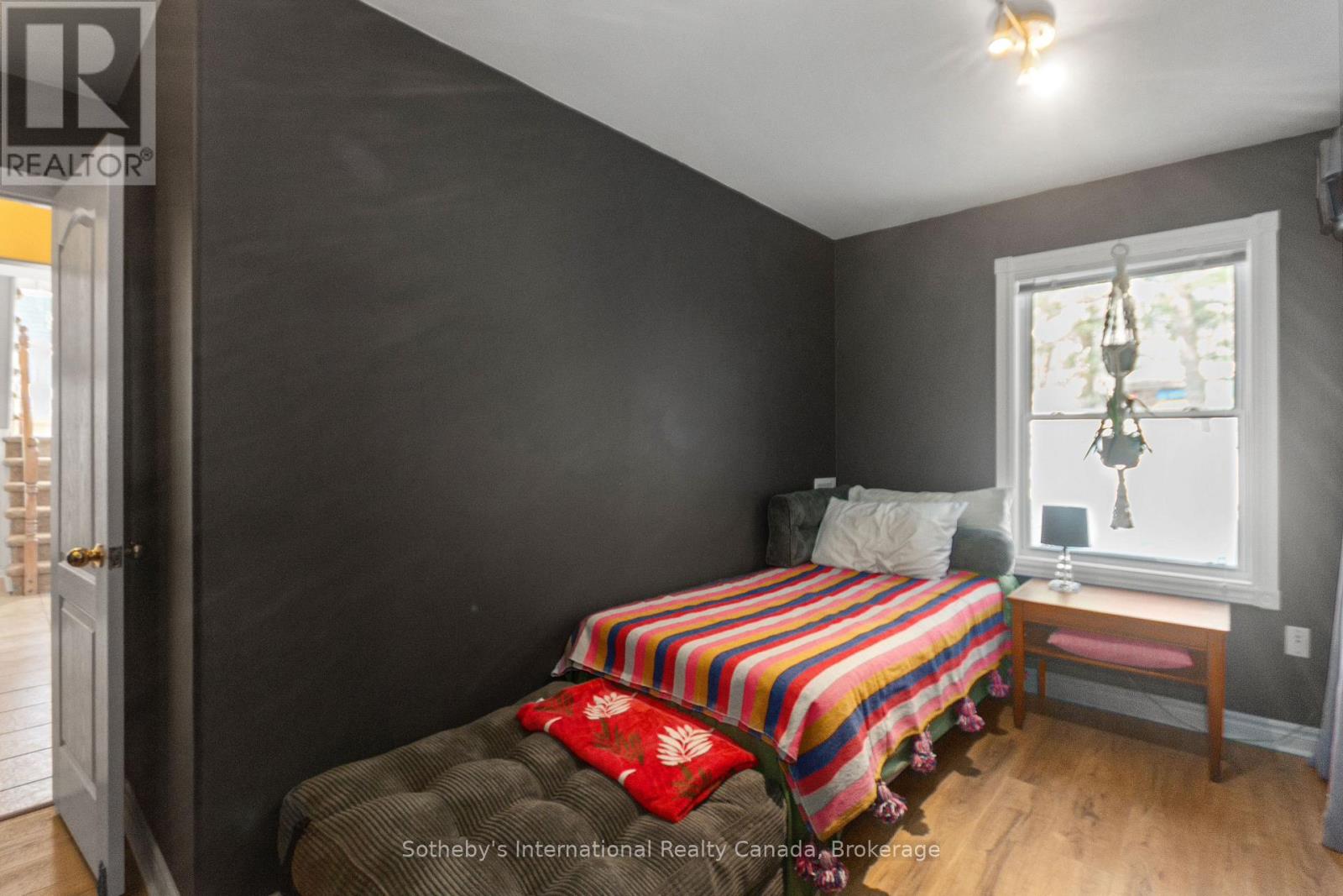 604 CHAMPLAIN ROAD - 22