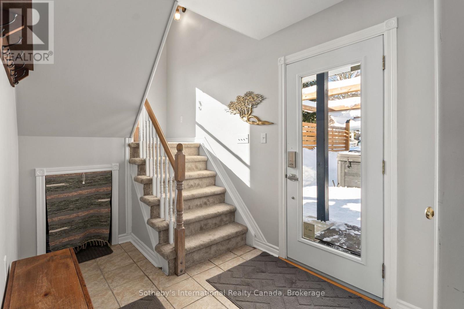 604 CHAMPLAIN ROAD - 24