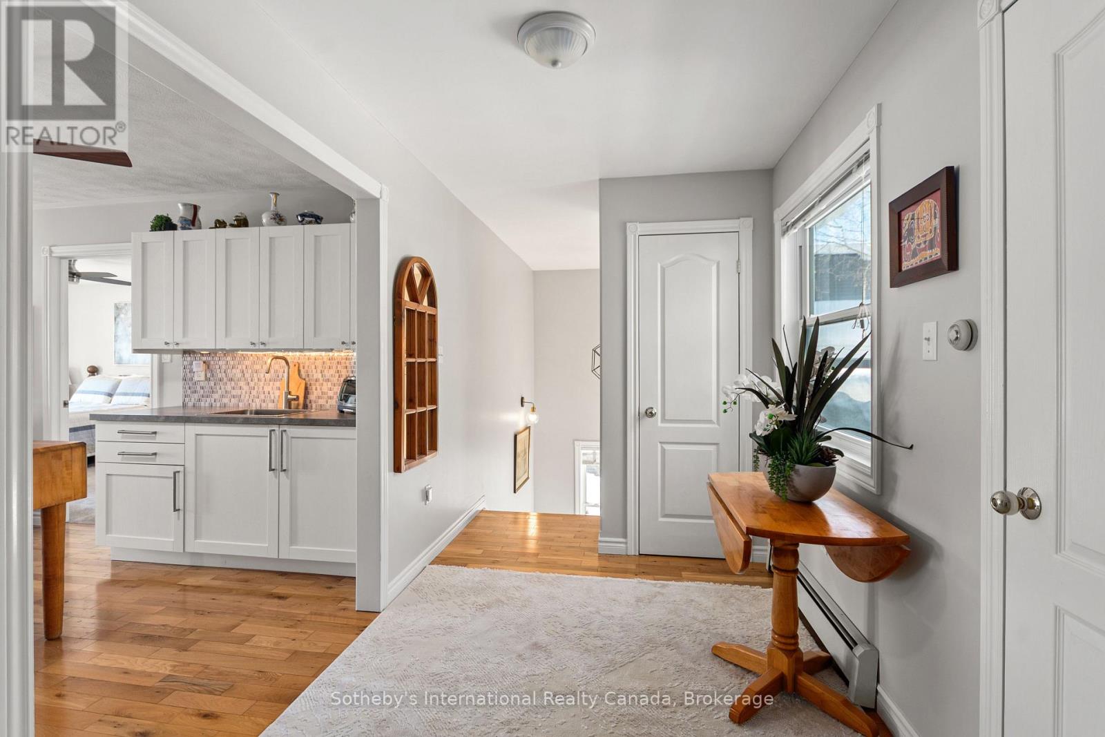 604 CHAMPLAIN ROAD - 25