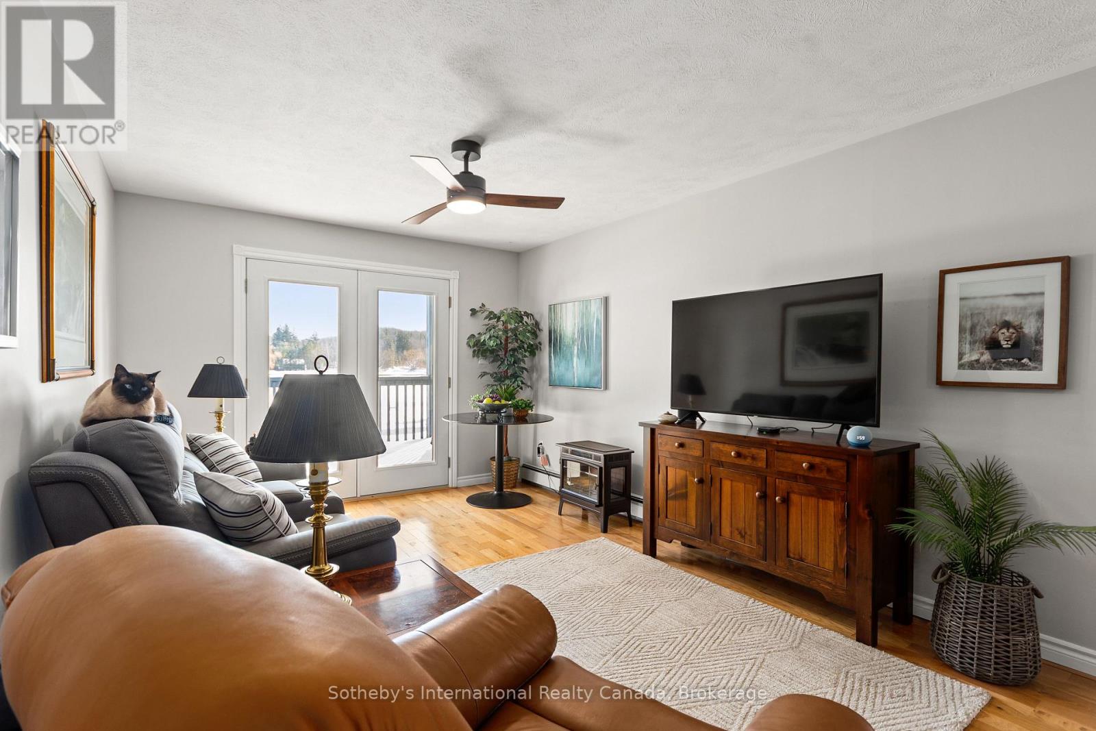 604 CHAMPLAIN ROAD - 27