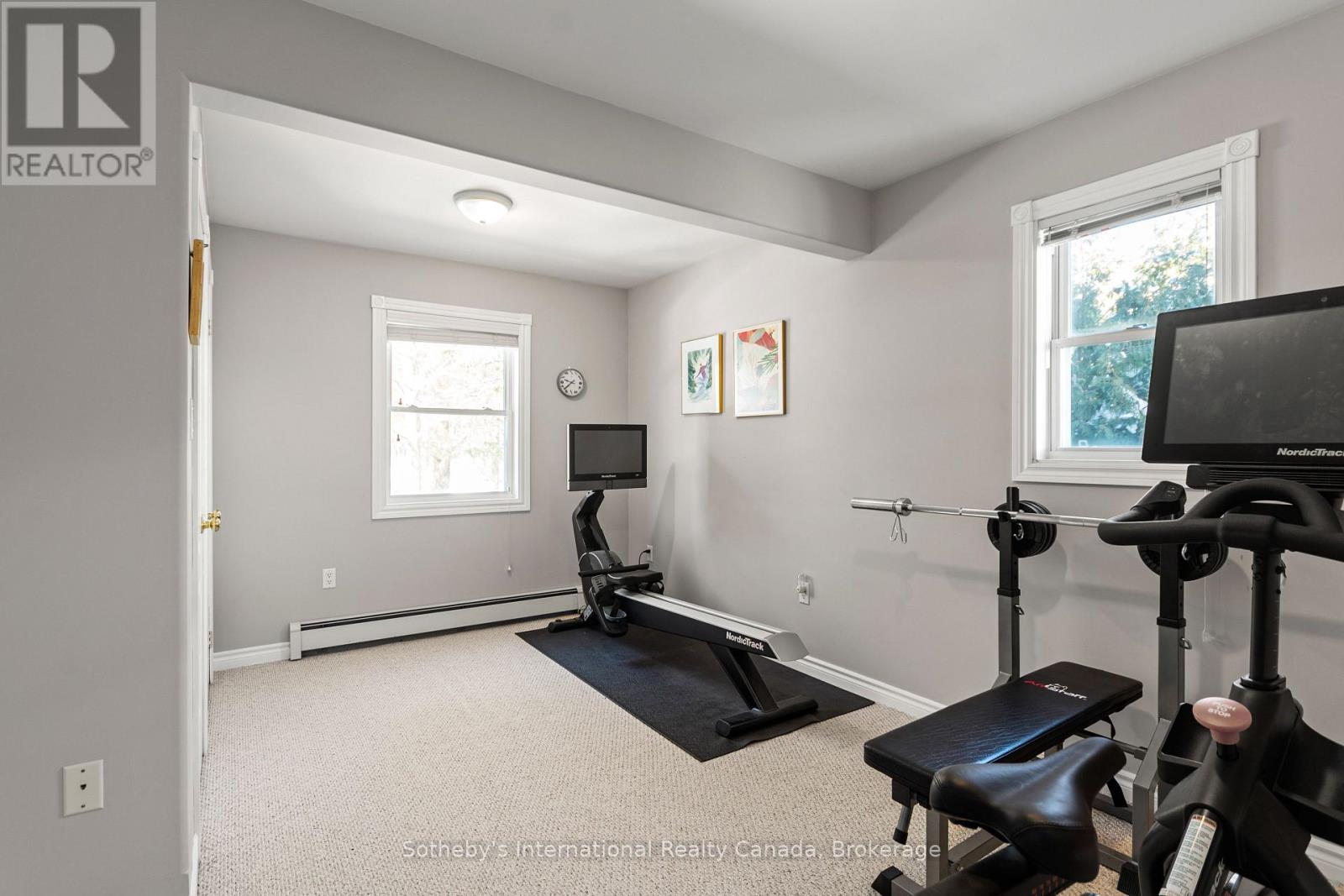604 CHAMPLAIN ROAD - 34