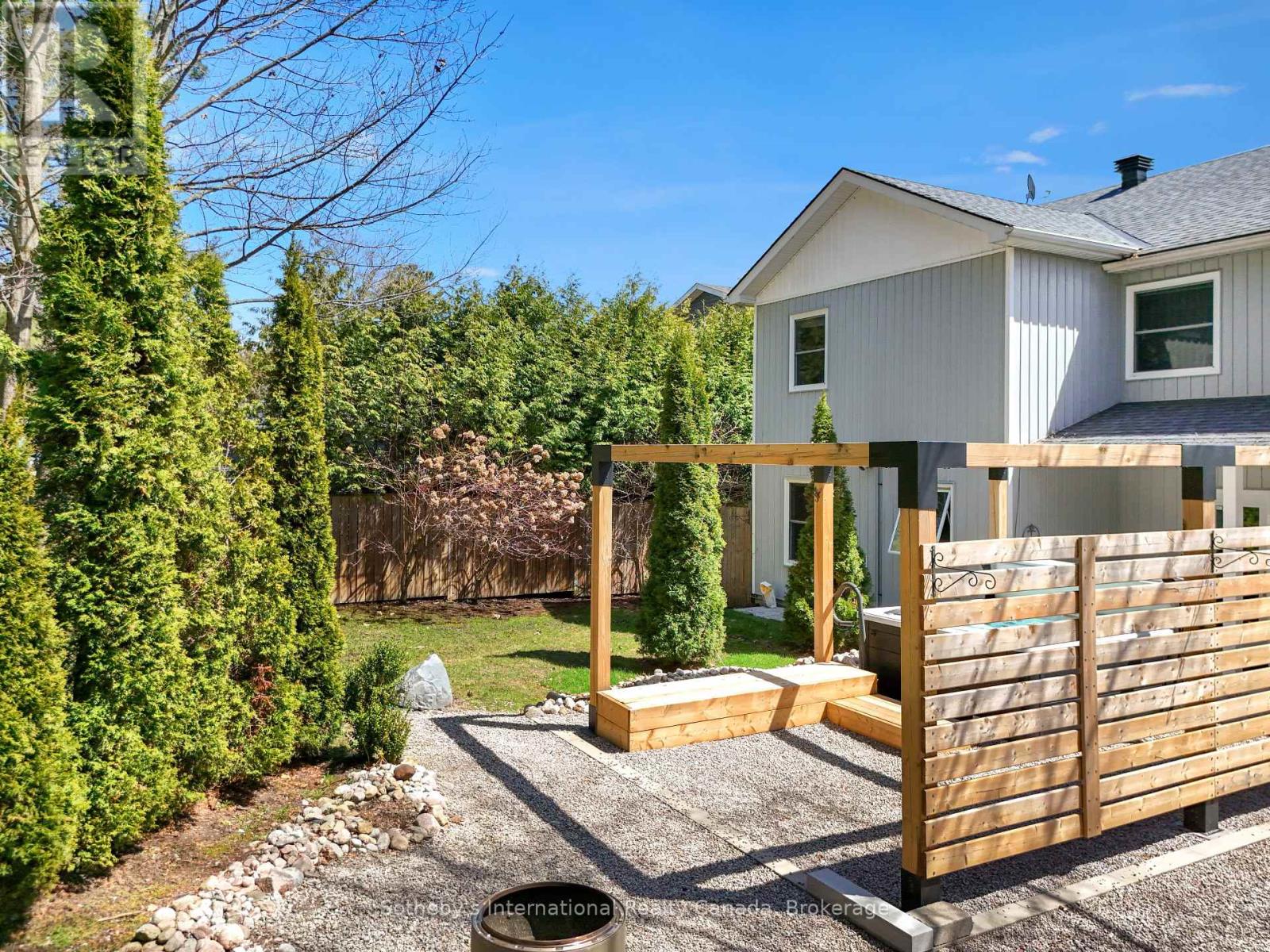 604 CHAMPLAIN ROAD - 39