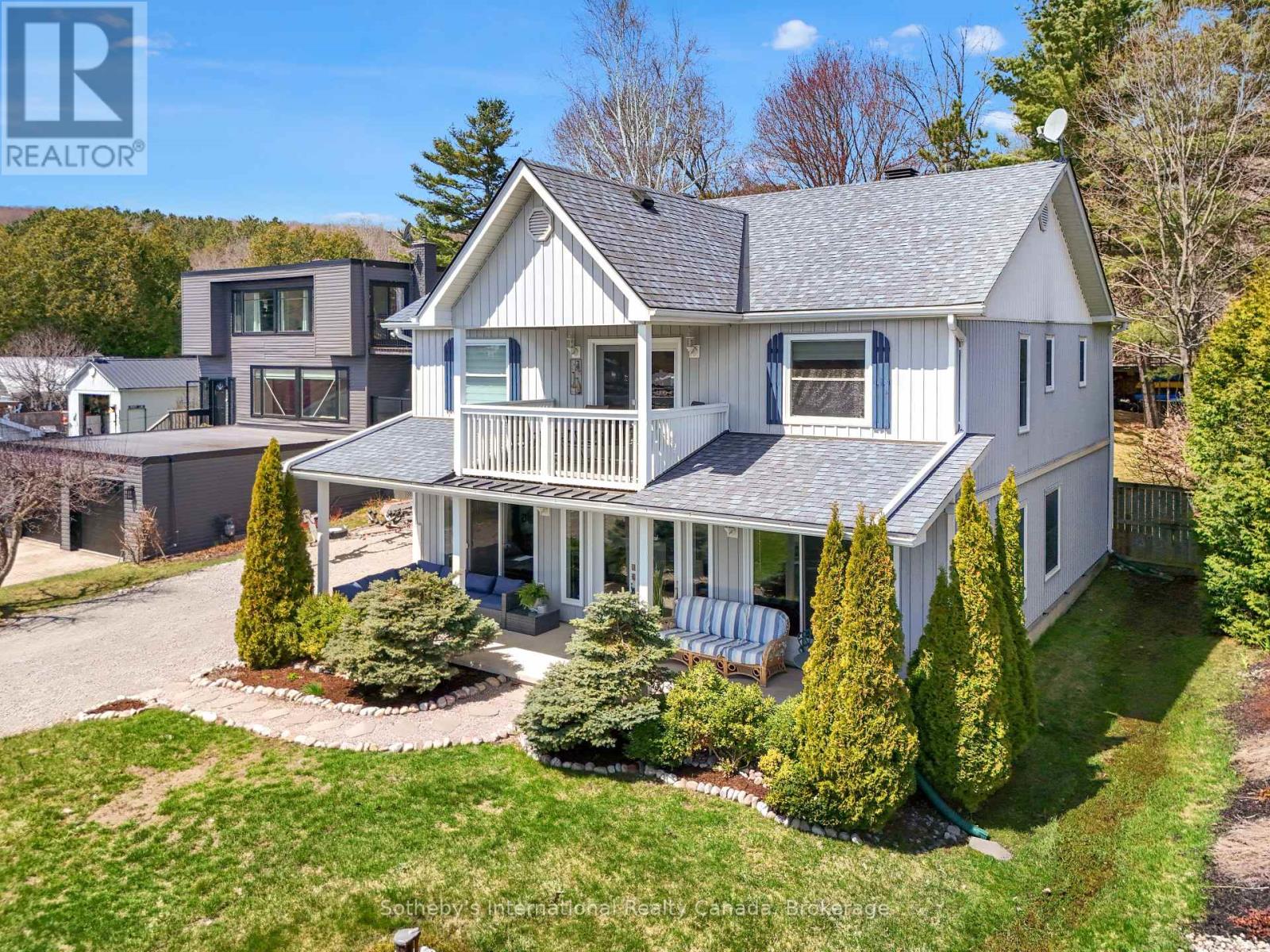 604 CHAMPLAIN ROAD - 4