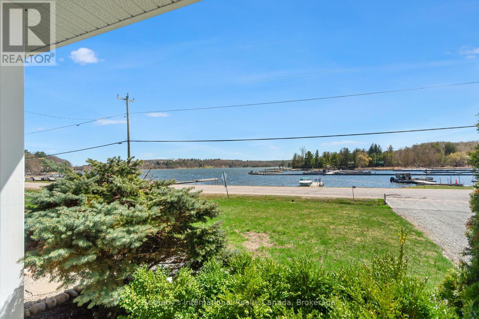 604 CHAMPLAIN ROAD - 45