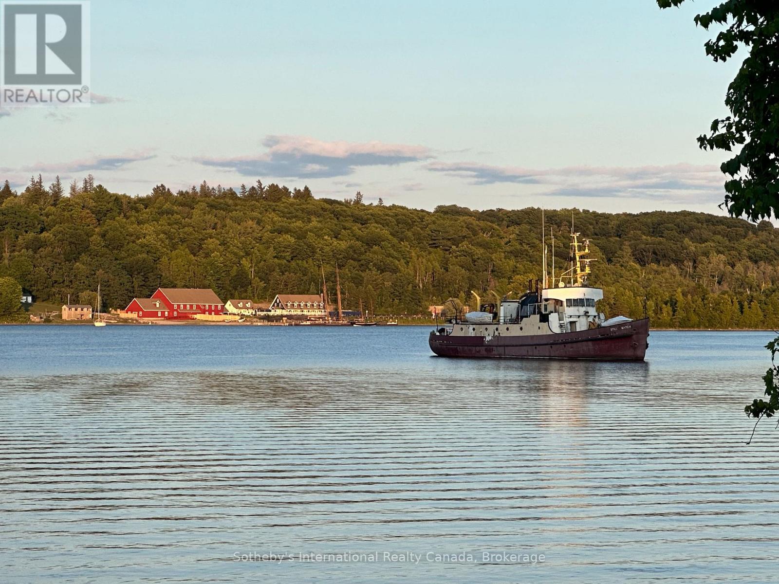 604 CHAMPLAIN ROAD - 50