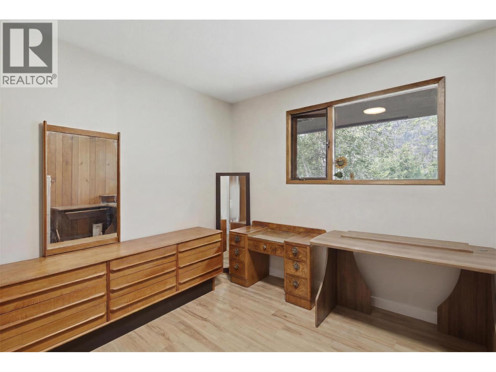 216 MCLURE FERRY Road - 26
