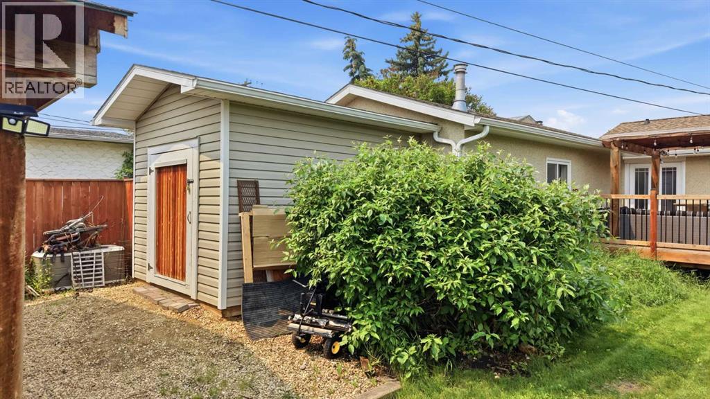 5721 55 Avenue — photo 33