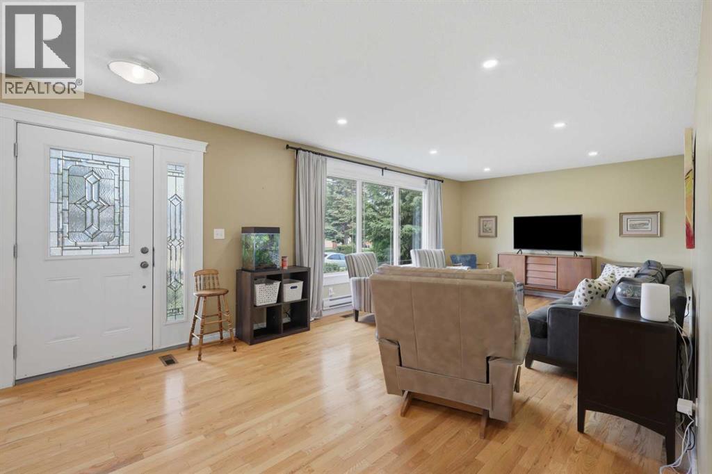 5721 55 Avenue - photo 2