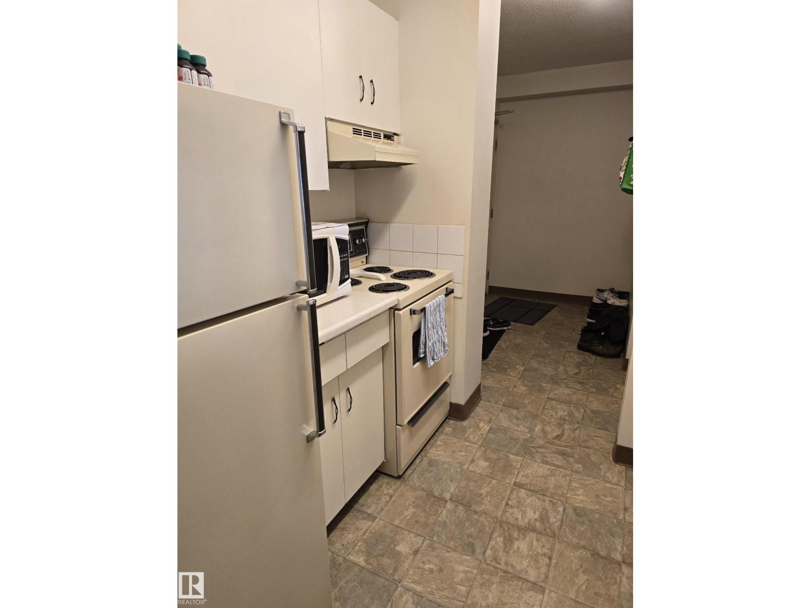 #1208 10160 116 ST NW - 4
