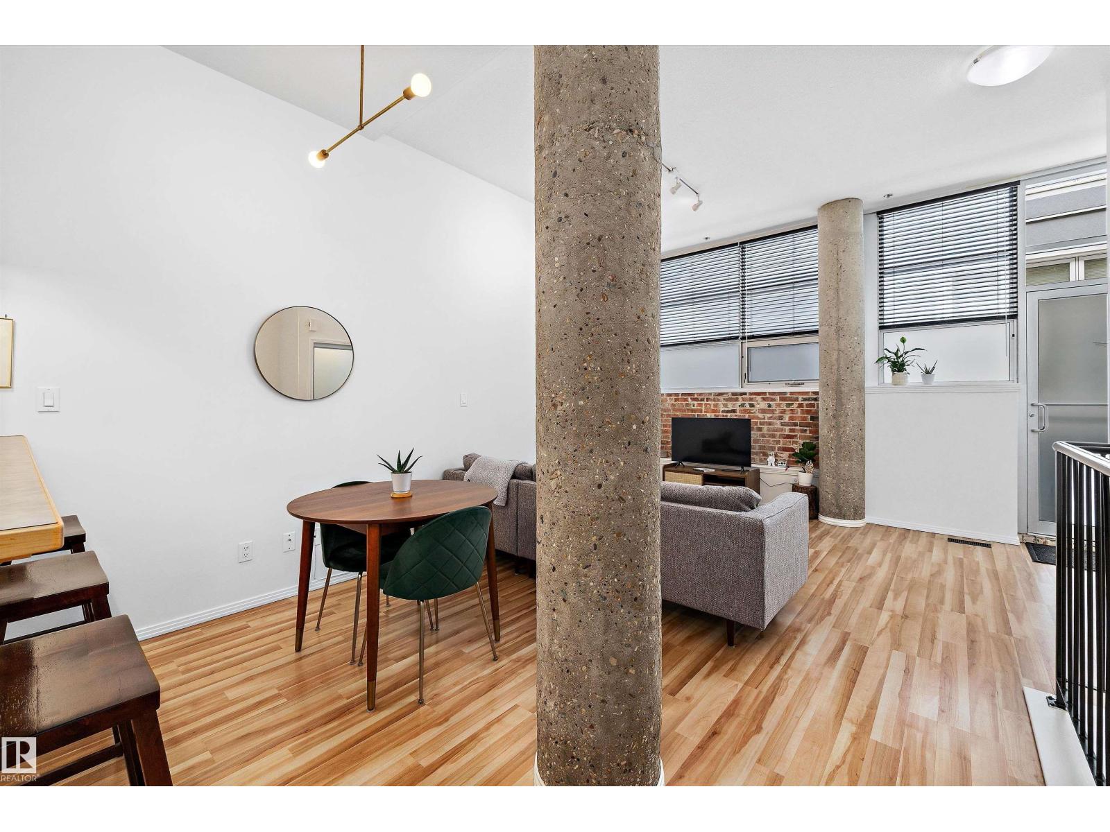 #104 10123 112 ST NW - 10
