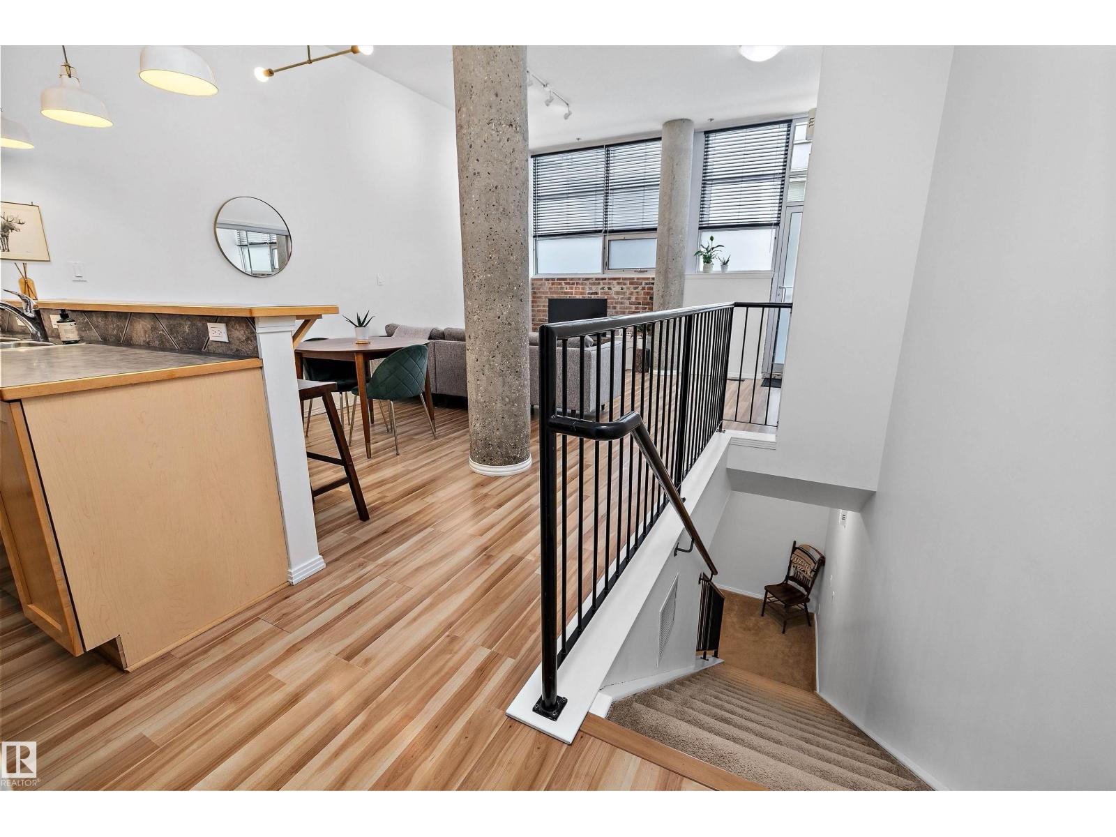 #104 10123 112 ST NW - 19