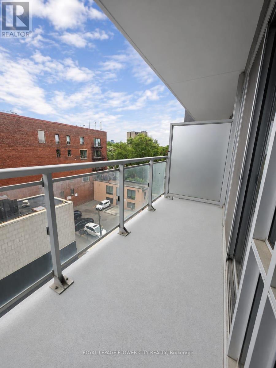 #607 10 WILLISON SQUARE - 11