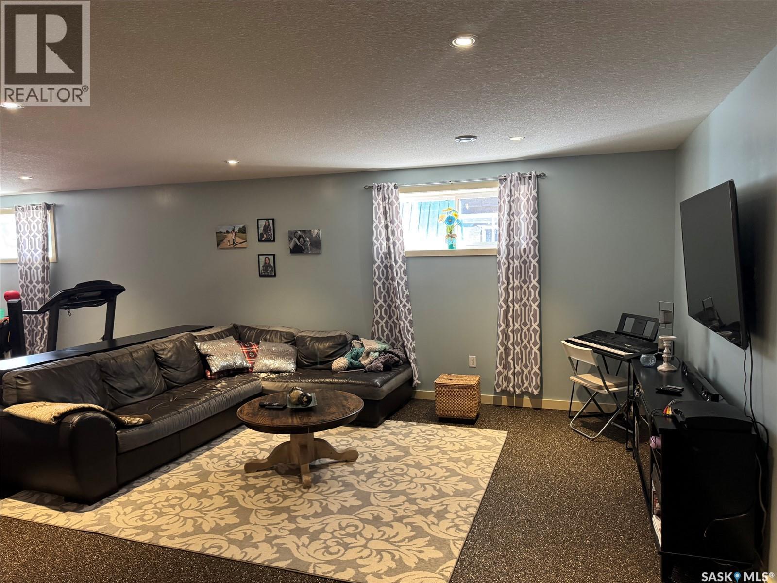 691 Barber CRESCENT — photo 13