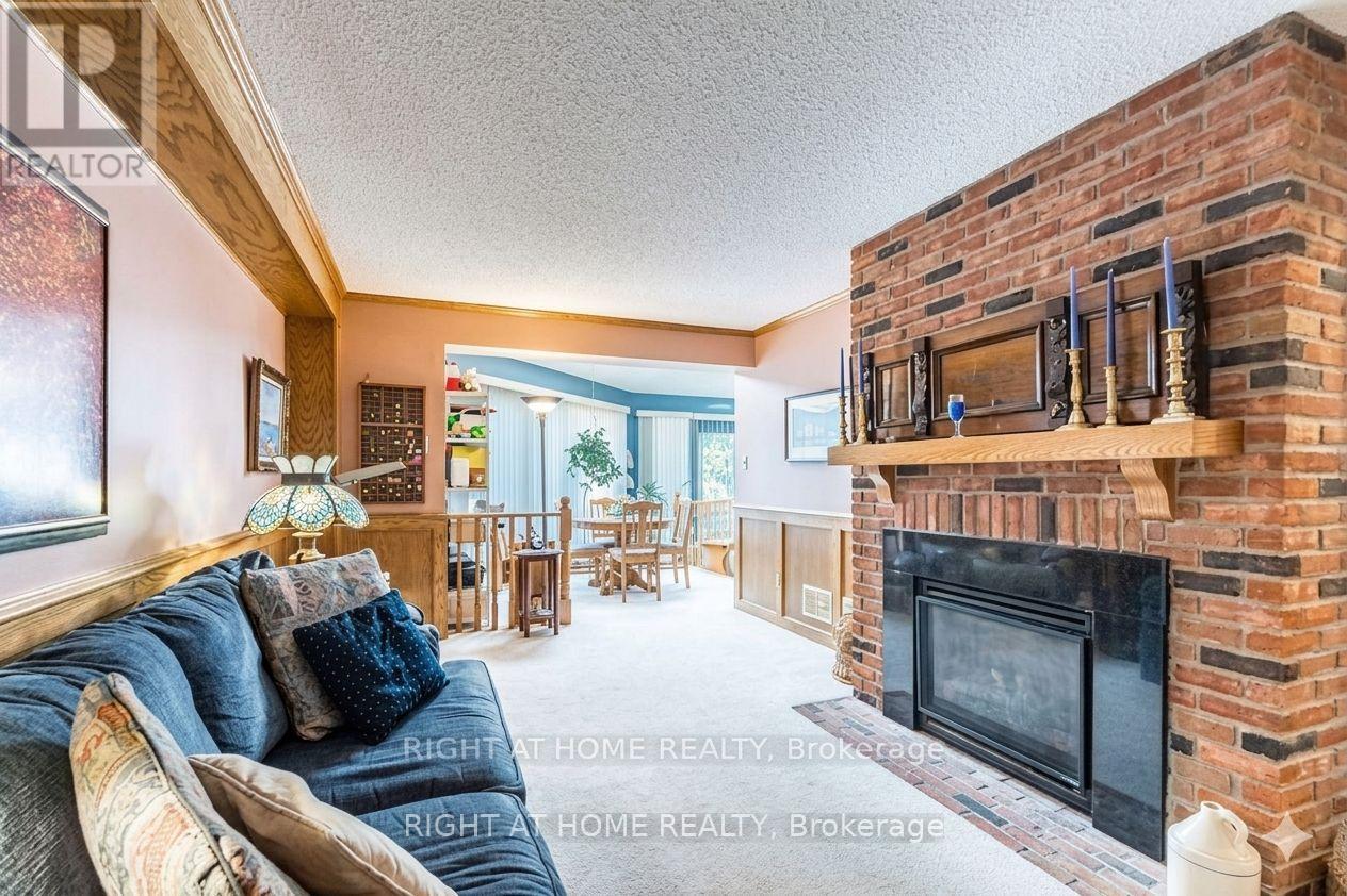 3088 SPRING CREEK CRESCENT - 30