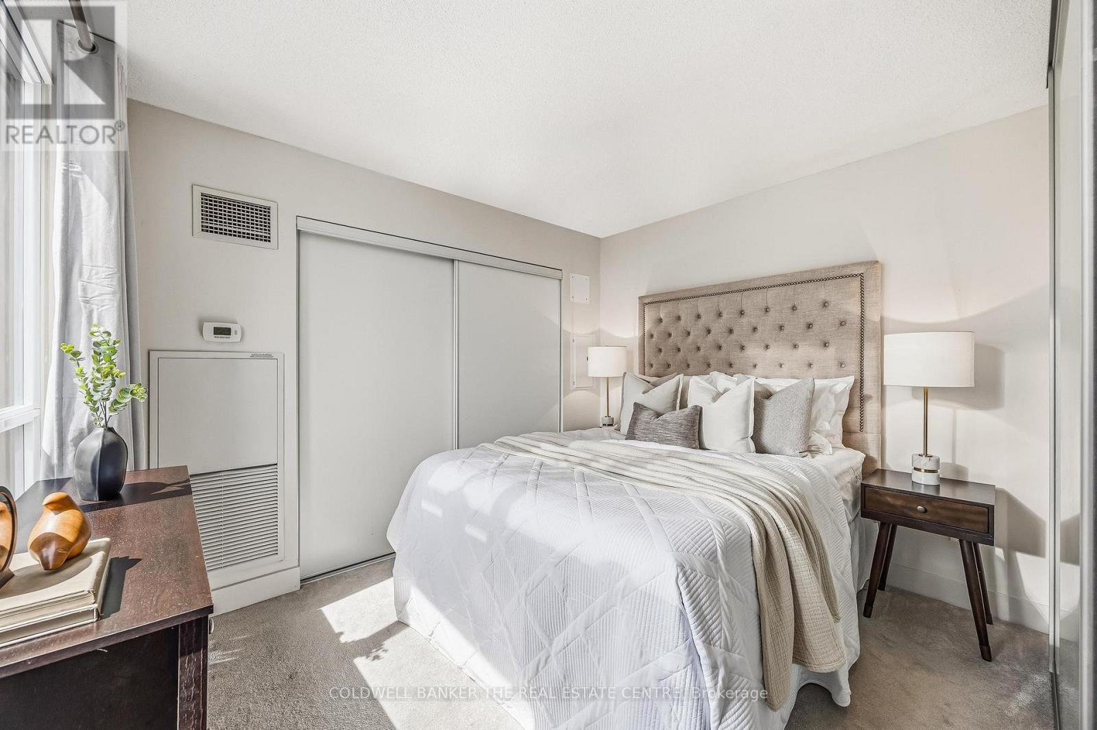 #912 23 SHEPPARD AVENUE E - 12