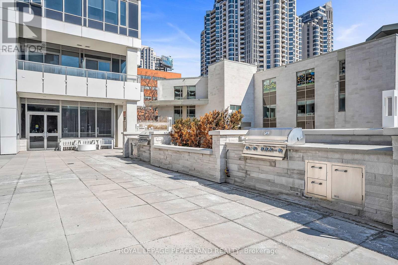 #1215 75 CANTERBURY PLACE - 26