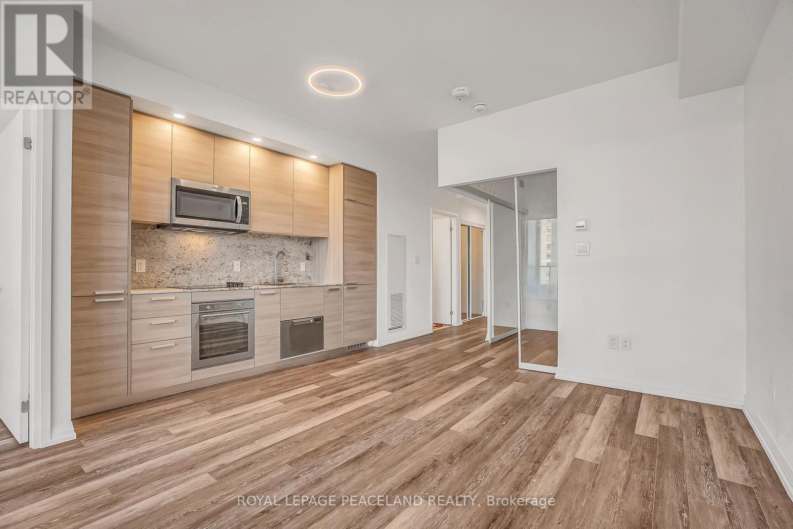 #1215 75 CANTERBURY PLACE - 7