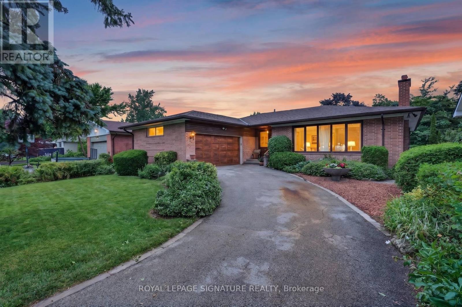 11 REGENCY SQUARE - 1