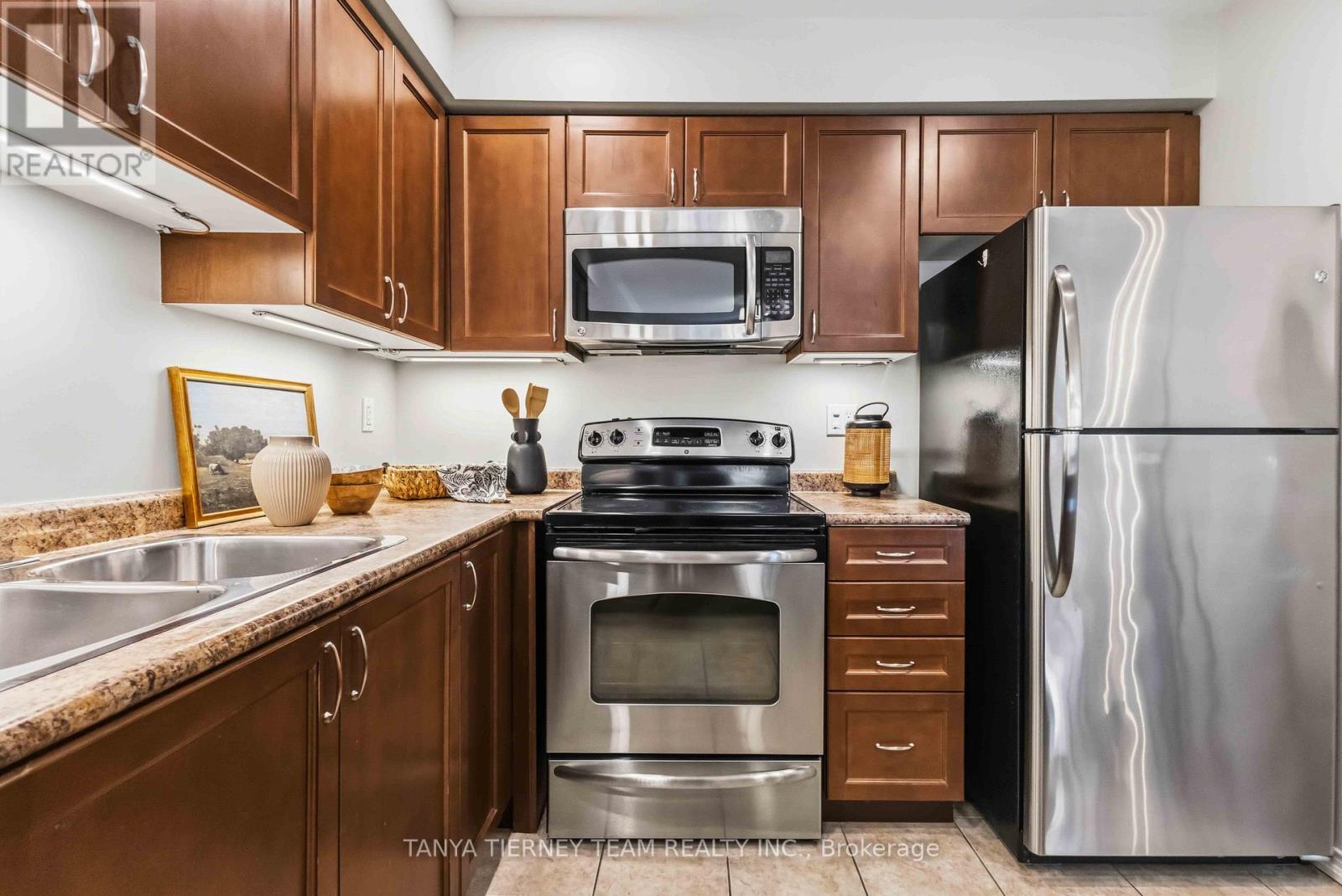 10 RAMONA WAY - 22
