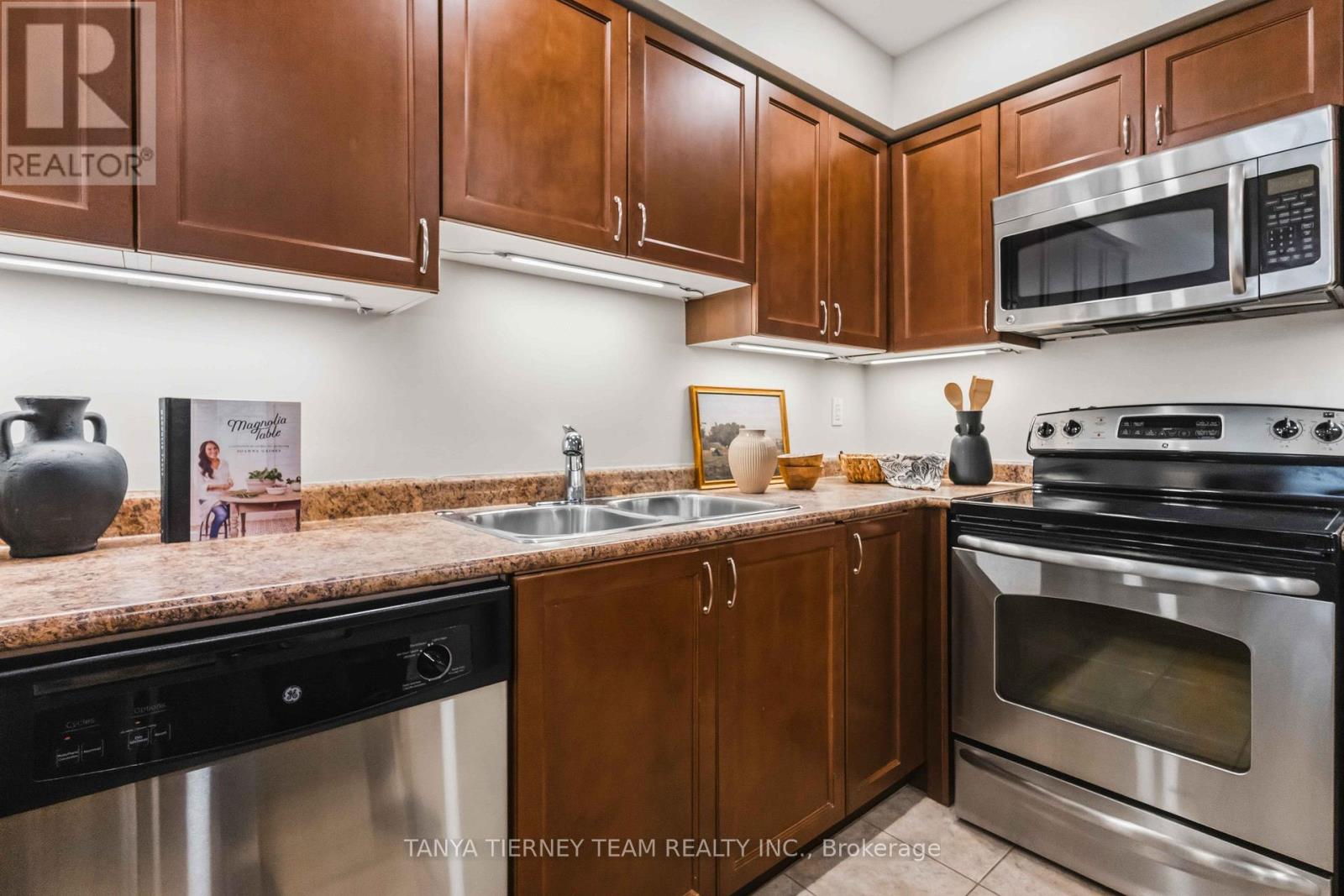 10 RAMONA WAY - 23