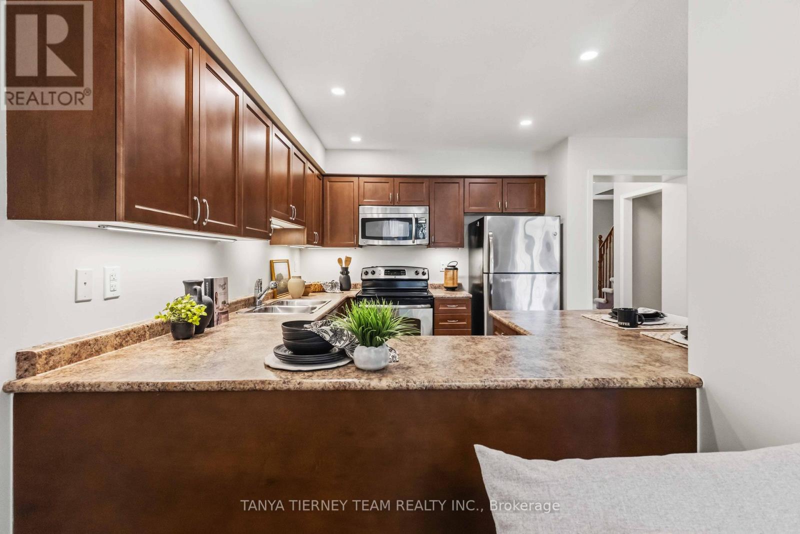10 RAMONA WAY - 27