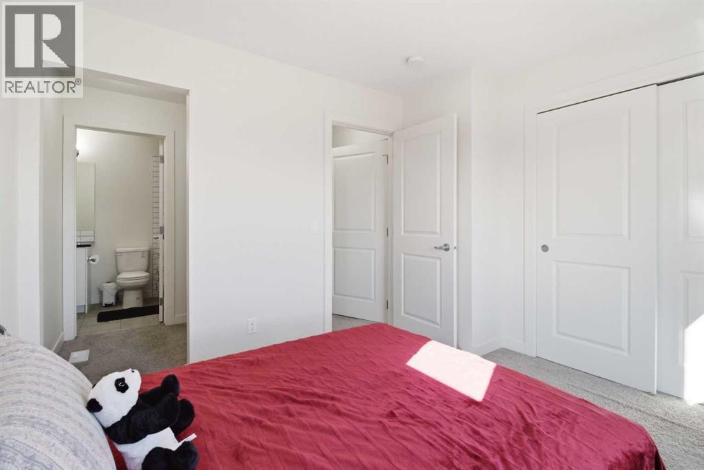 #402 11 Evanscrest Mews NW - 29
