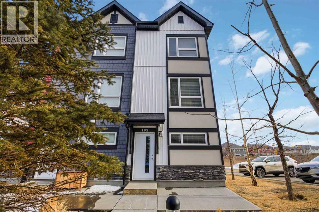 #402 11 Evanscrest Mews NW - 4