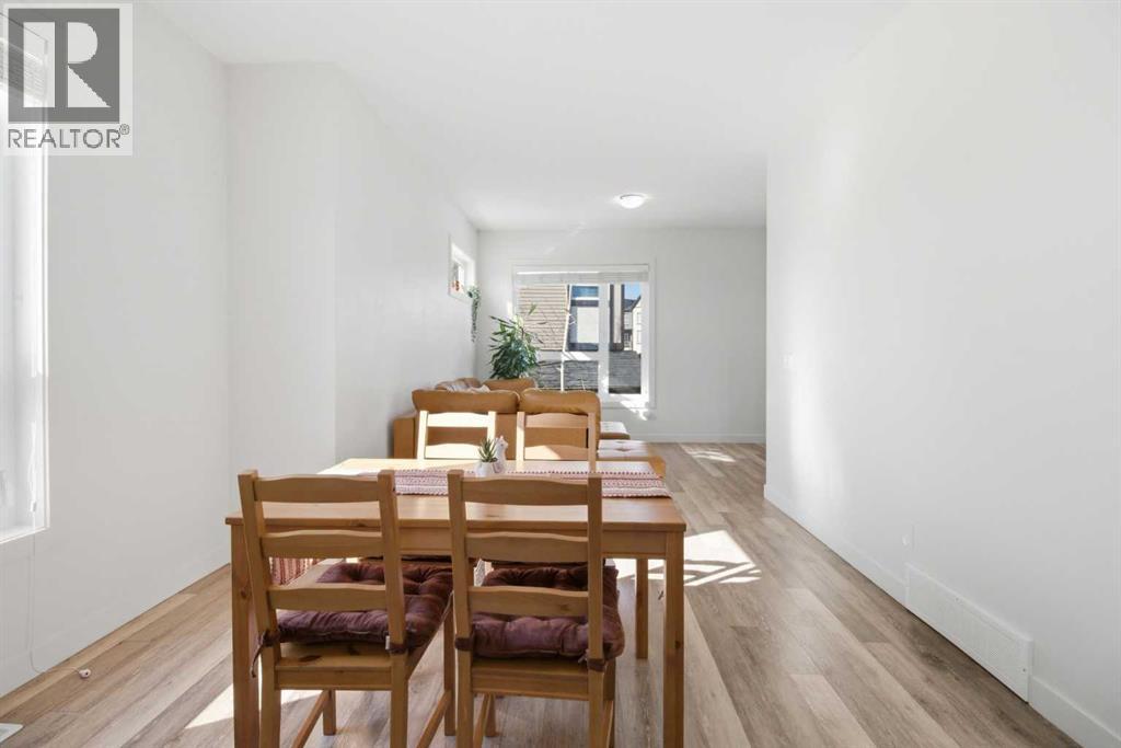 #402 11 Evanscrest Mews NW - 20
