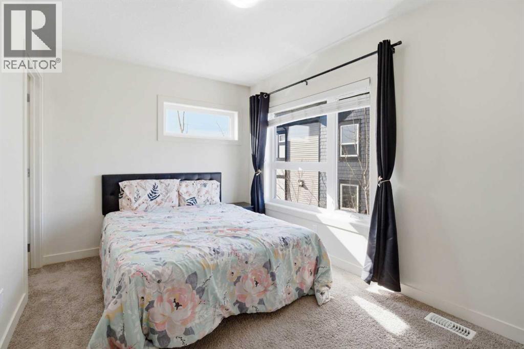 #402 11 Evanscrest Mews NW - 31