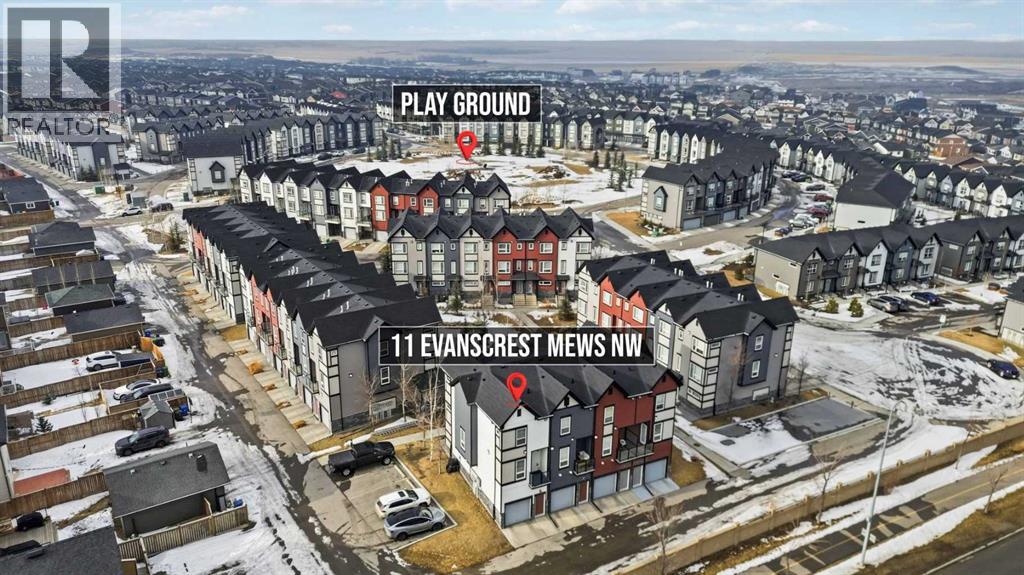 #402 11 Evanscrest Mews NW - 40