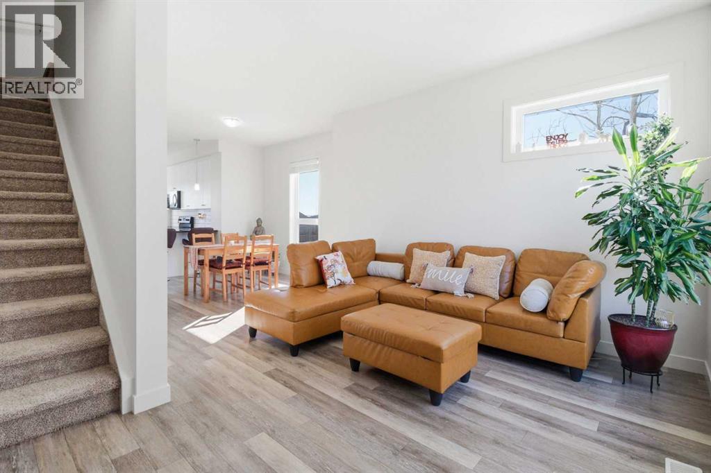 #402 11 Evanscrest Mews NW - 9