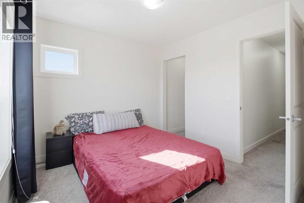 #402 11 Evanscrest Mews NW - 28