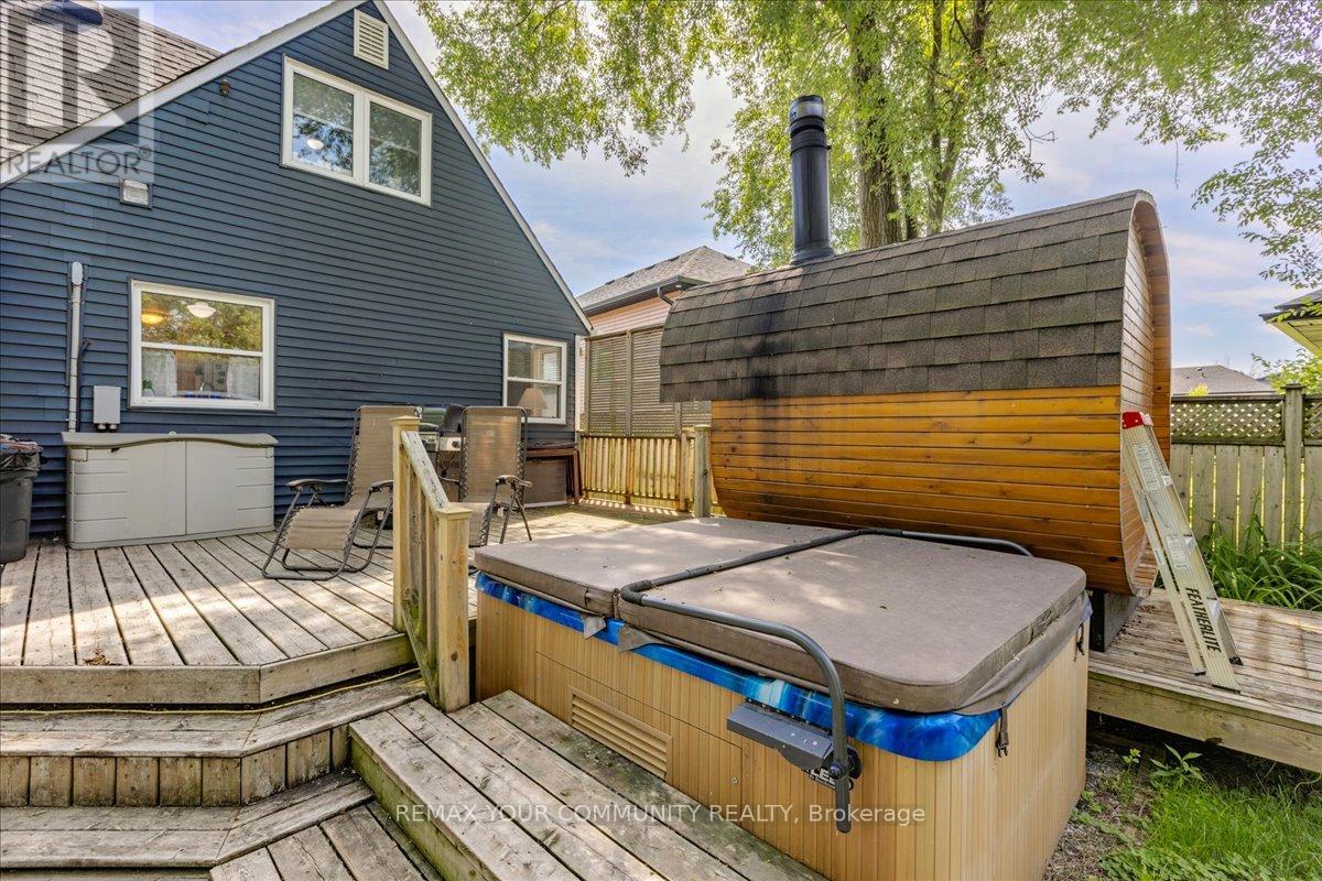 17 FARLEY CIRCLE - 26