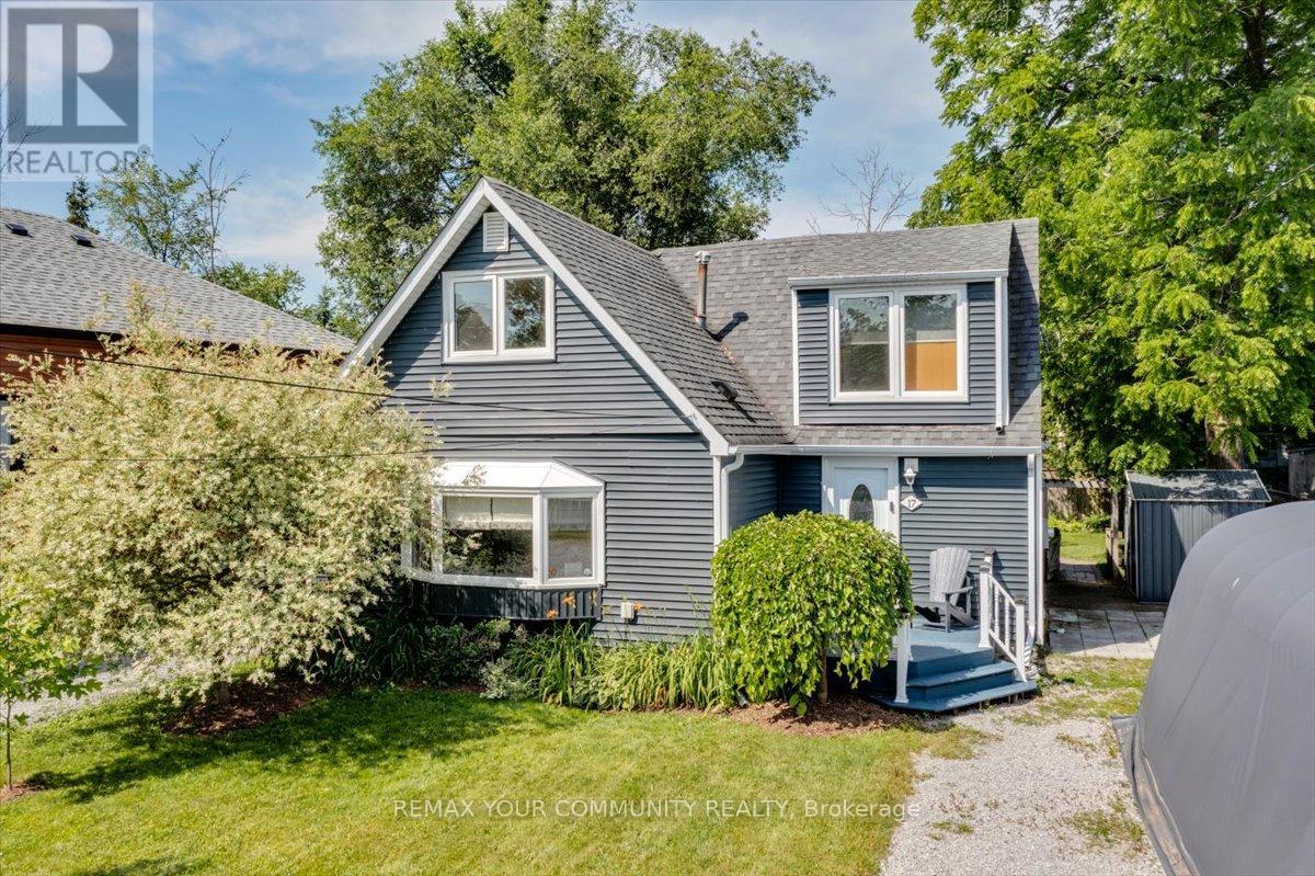 17 FARLEY CIRCLE - 3