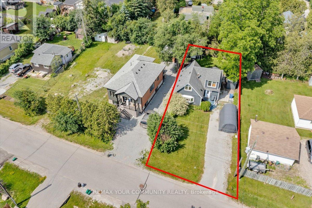 17 FARLEY CIRCLE - 34