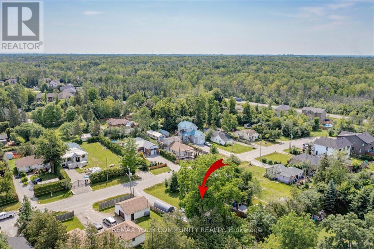 17 FARLEY CIRCLE - 35