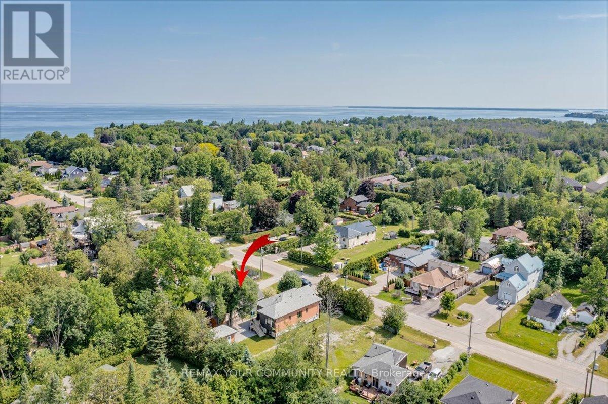 17 FARLEY CIRCLE - 36