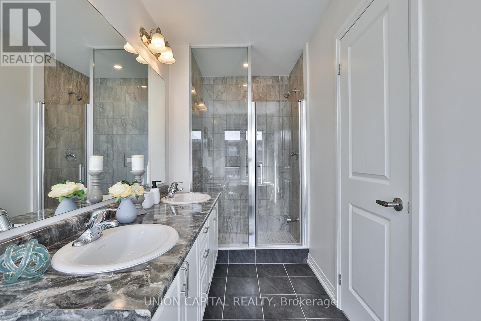 5 SISSONS WAY - 11
