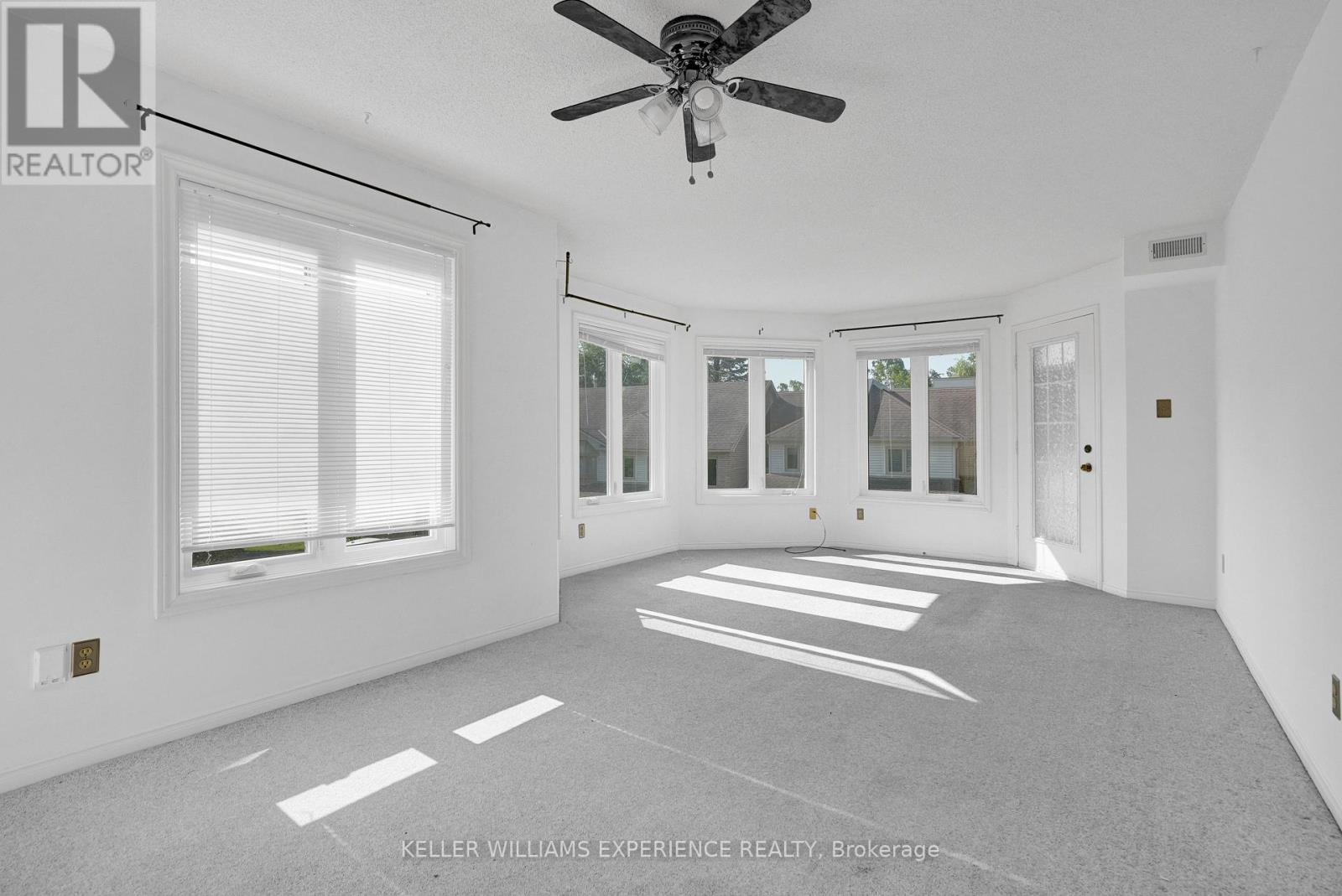 #204 492 LACLIE STREET - 1