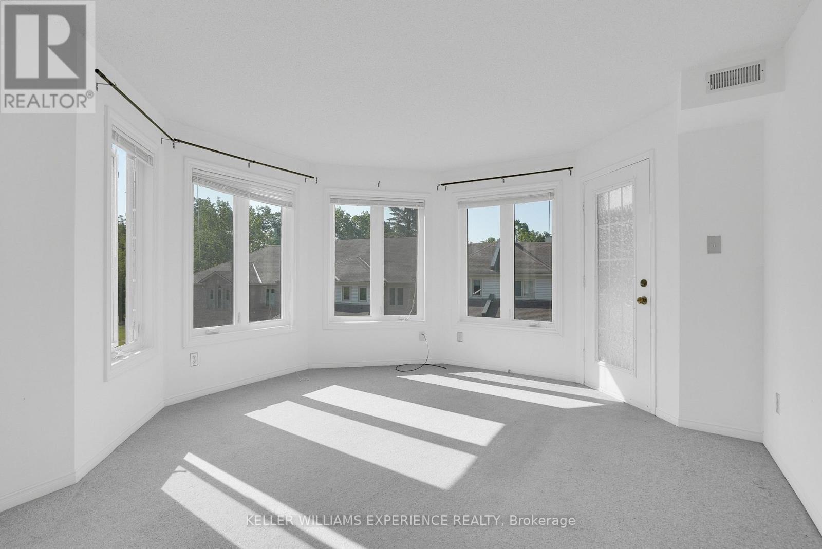 #204 492 LACLIE STREET - 3