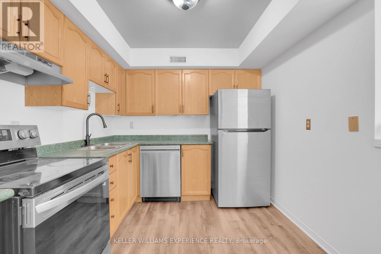 #204 492 LACLIE STREET - 6